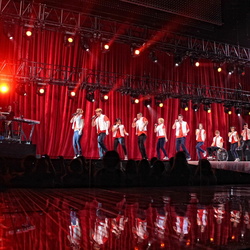 06-25 - Glee in London